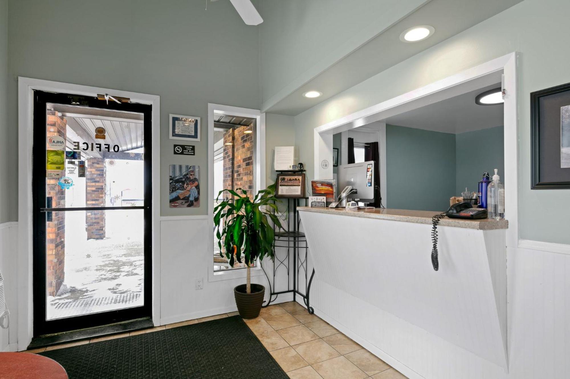 Hotel 8 Fergus Falls Εξωτερικό φωτογραφία