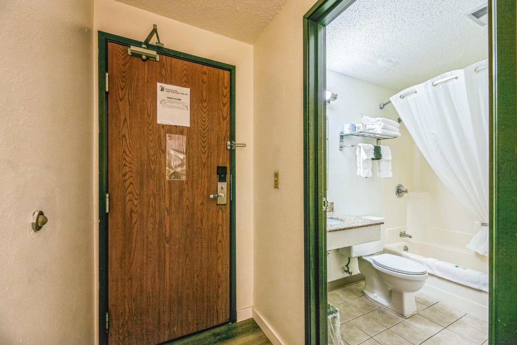 Hotel 8 Fergus Falls Εξωτερικό φωτογραφία