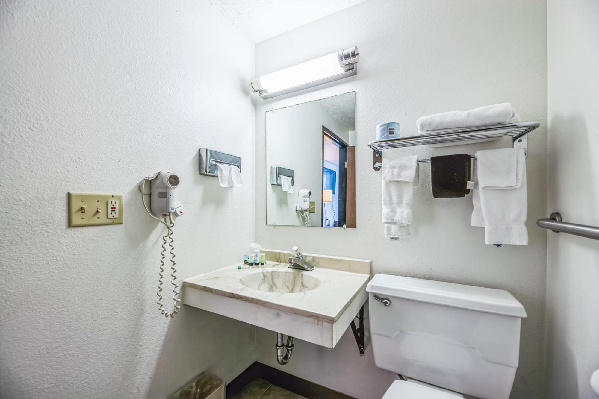 Hotel 8 Fergus Falls Εξωτερικό φωτογραφία